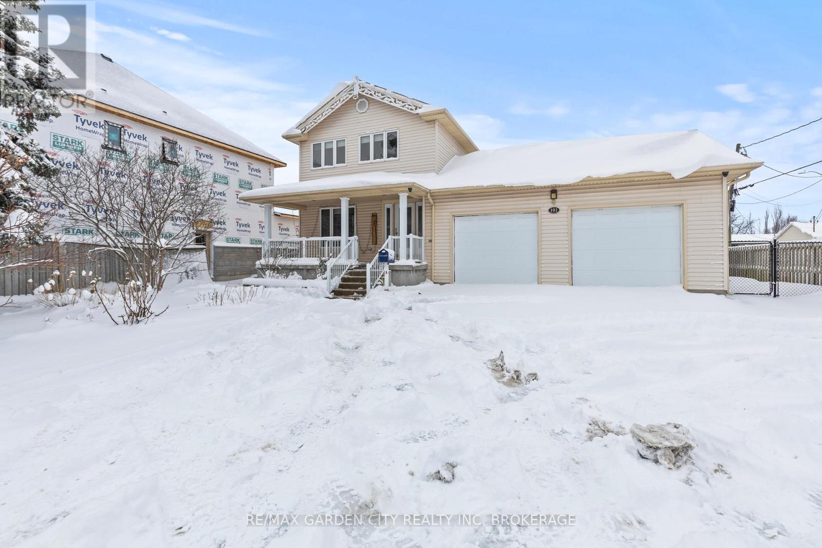 1 - 101 Moffatt Street, St. Catharines (Oakdale), Ontario  L2P 2L6 - Photo 1 - X12709894