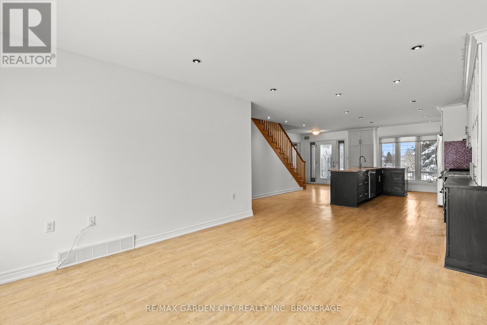 1 - 101 Moffatt Street, St. Catharines (Oakdale), Ontario  L2P 2L6 - Photo 10 - X12709894