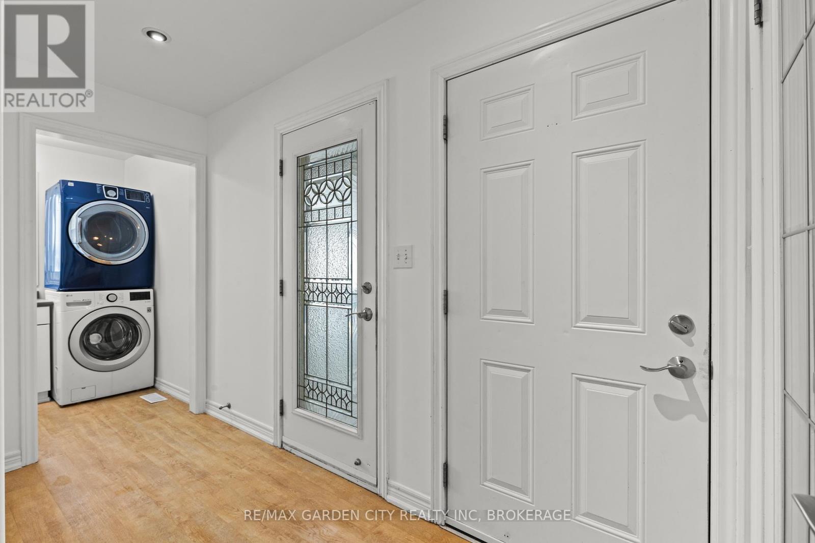 1 - 101 Moffatt Street, St. Catharines (Oakdale), Ontario  L2P 2L6 - Photo 11 - X12709894