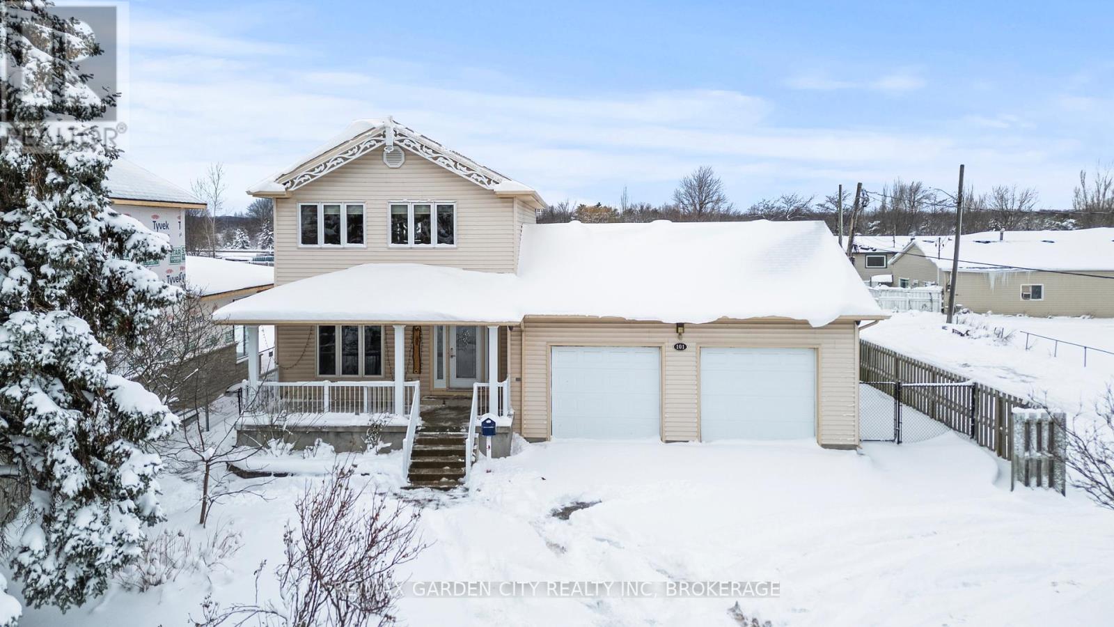 1 - 101 Moffatt Street, St. Catharines (Oakdale), Ontario  L2P 2L6 - Photo 2 - X12709894