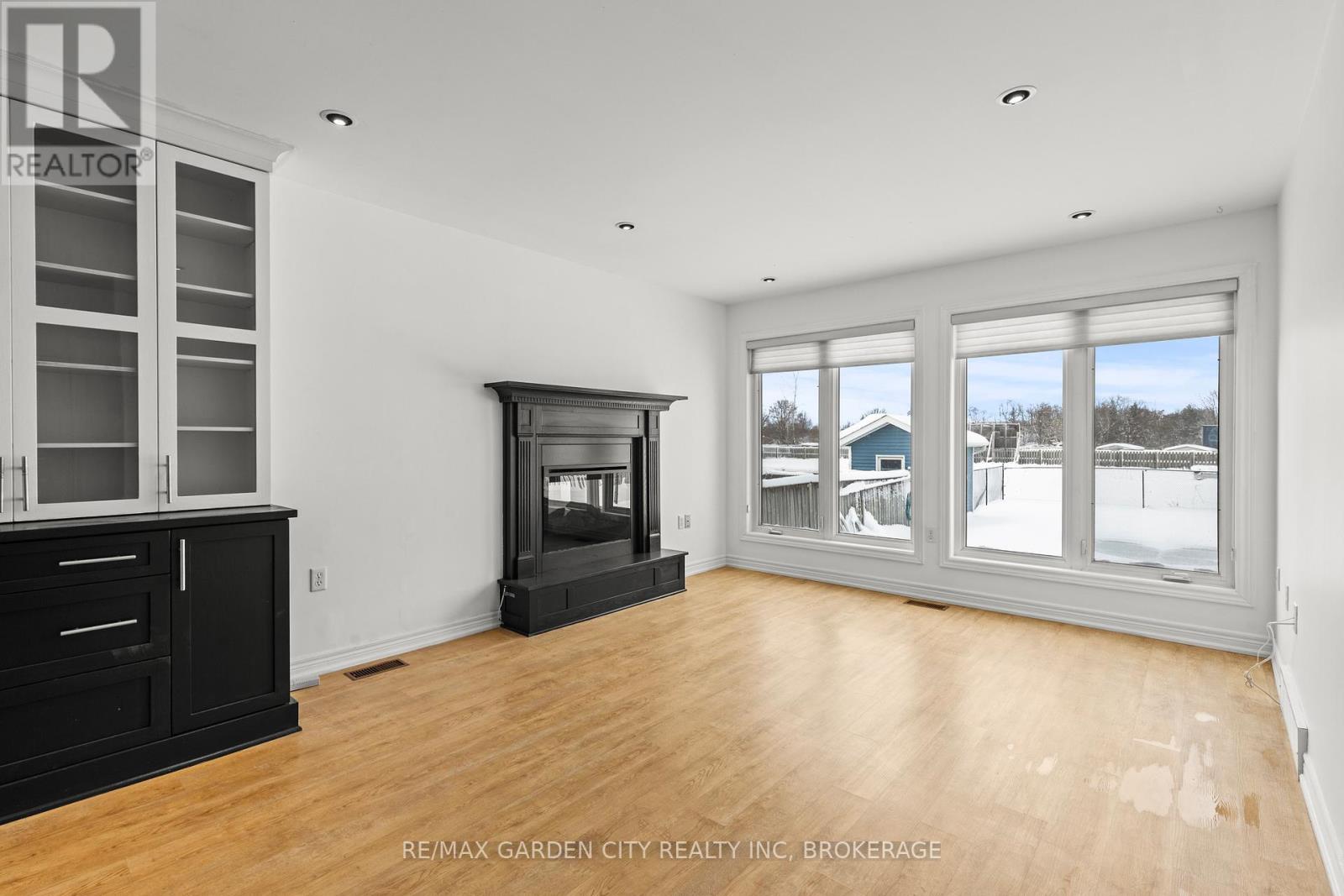 1 - 101 Moffatt Street, St. Catharines (Oakdale), Ontario  L2P 2L6 - Photo 9 - X12709894