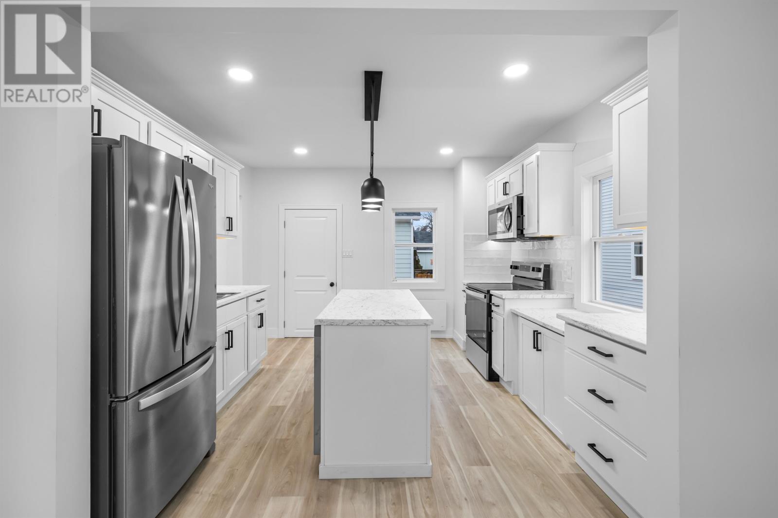 51 Spring Park Road, Charlottetown, Prince Edward Island  C1A 3X9 - Photo 6 - 202601085