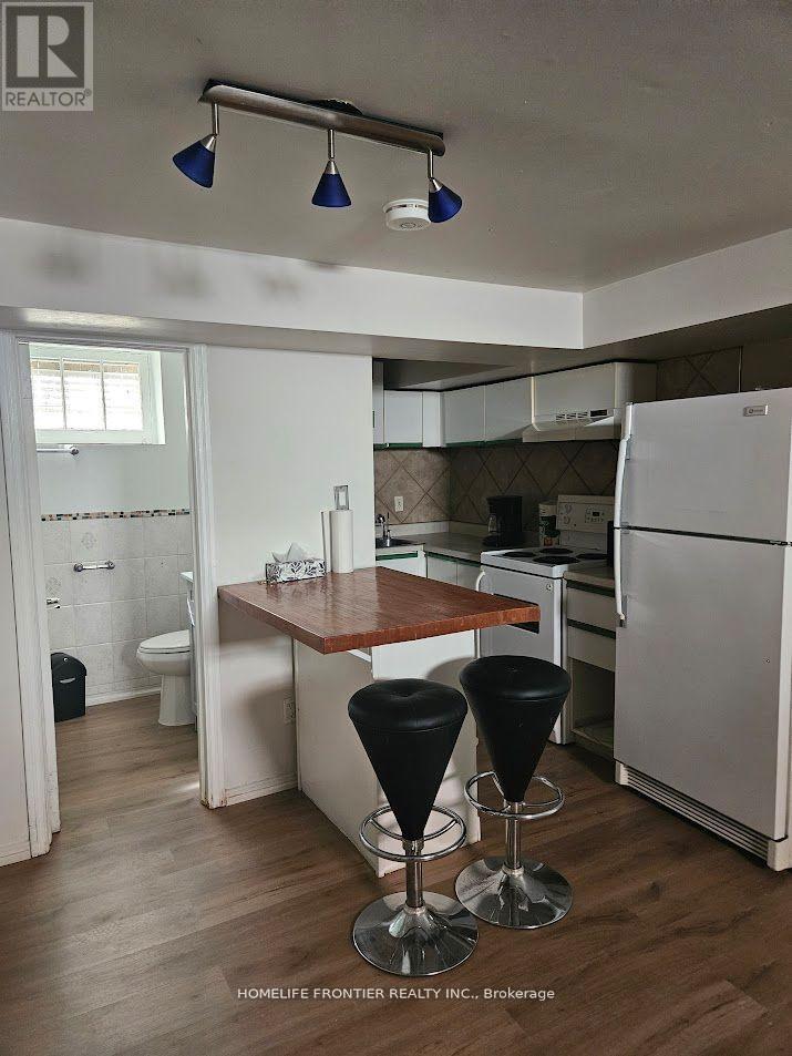 205 Burnett Avenue, Toronto, Ontario  M2N 1V7 - Photo 6 - C12650250