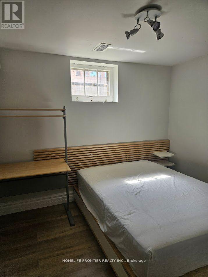 205 Burnett Avenue, Toronto, Ontario  M2N 1V7 - Photo 8 - C12650250