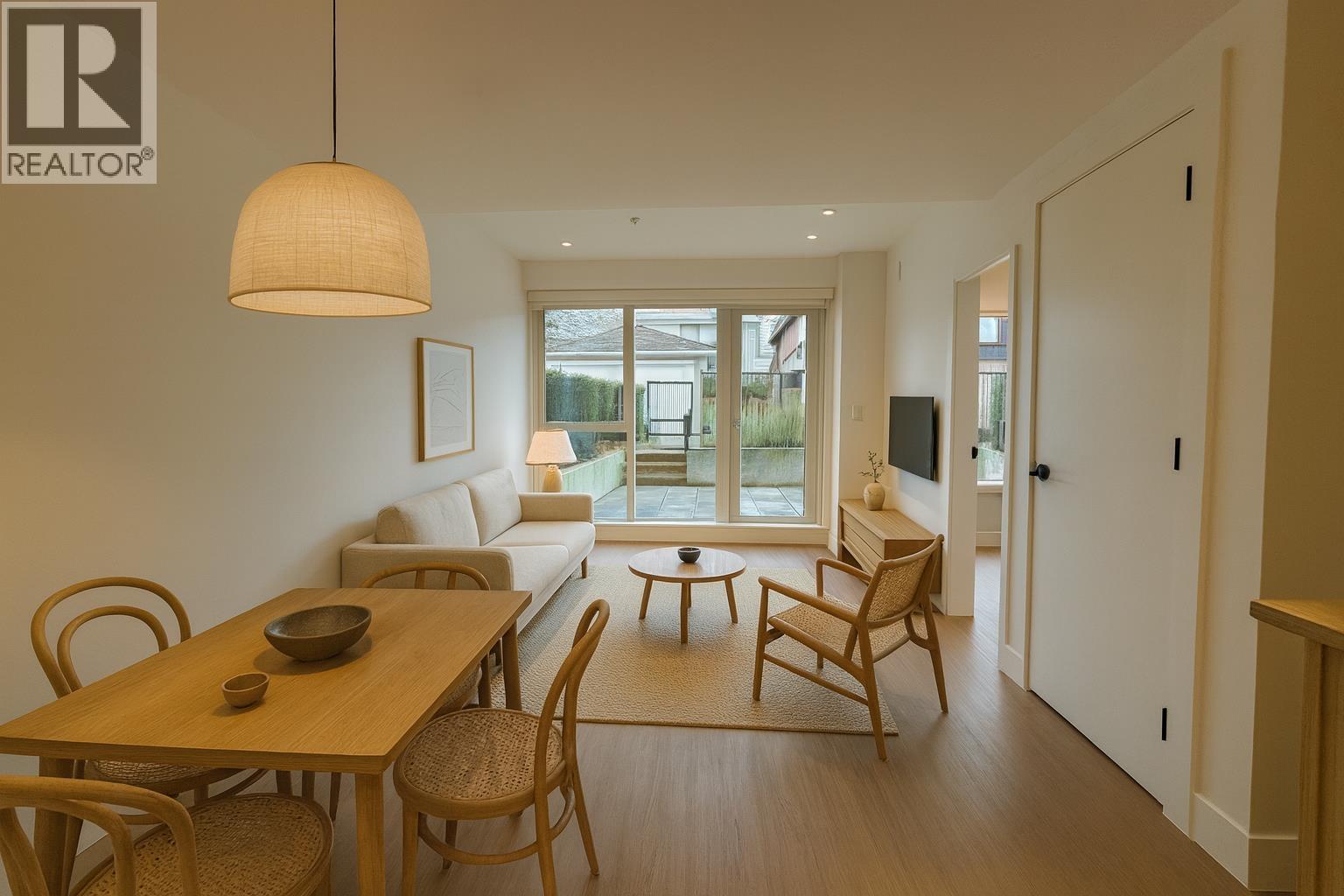 113 2235 E Broadway, Vancouver, British Columbia  V5N 0J5 - Photo 1 - R3080624