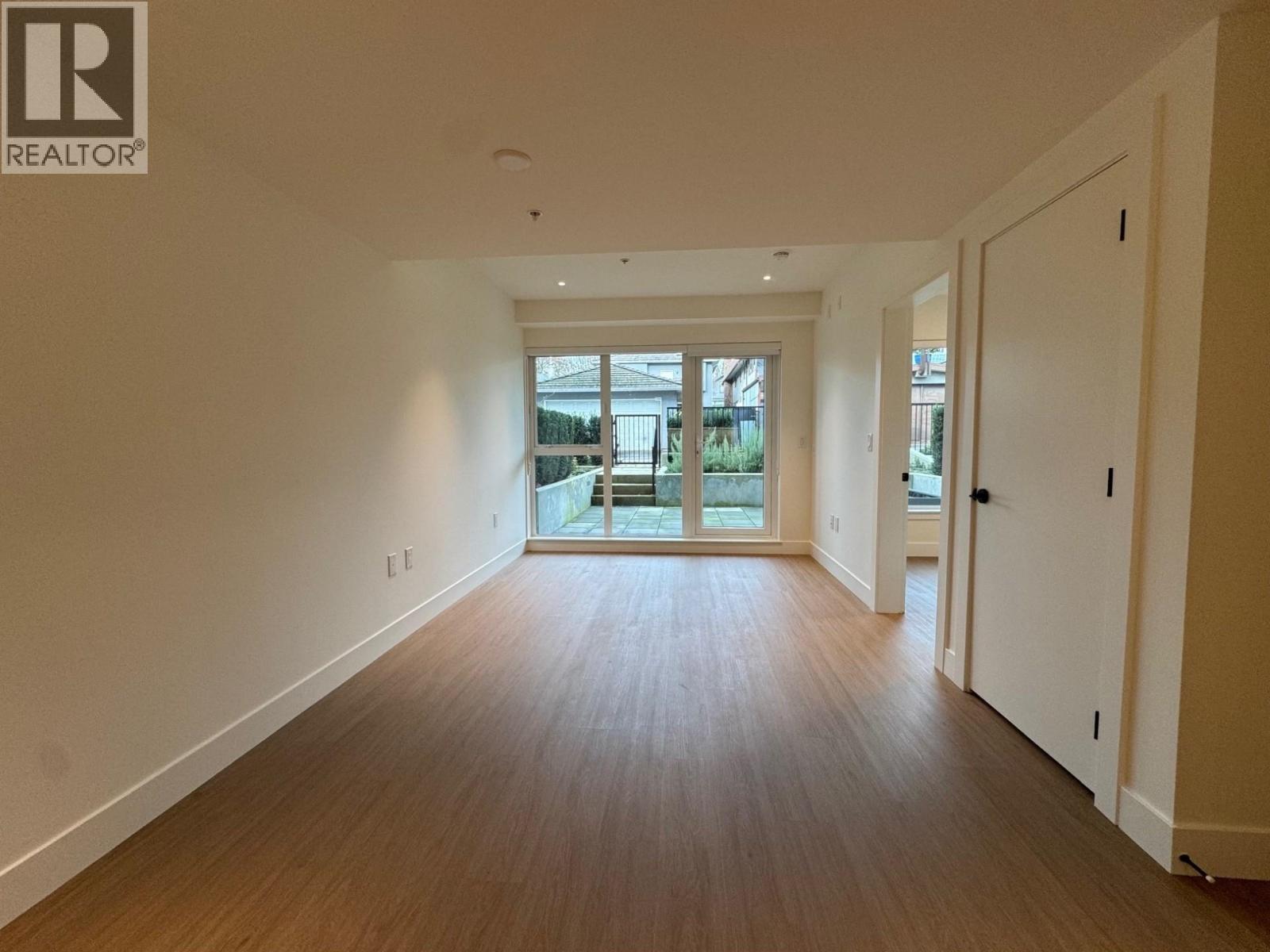 113 2235 E Broadway, Vancouver, British Columbia  V5N 0J5 - Photo 2 - R3080624