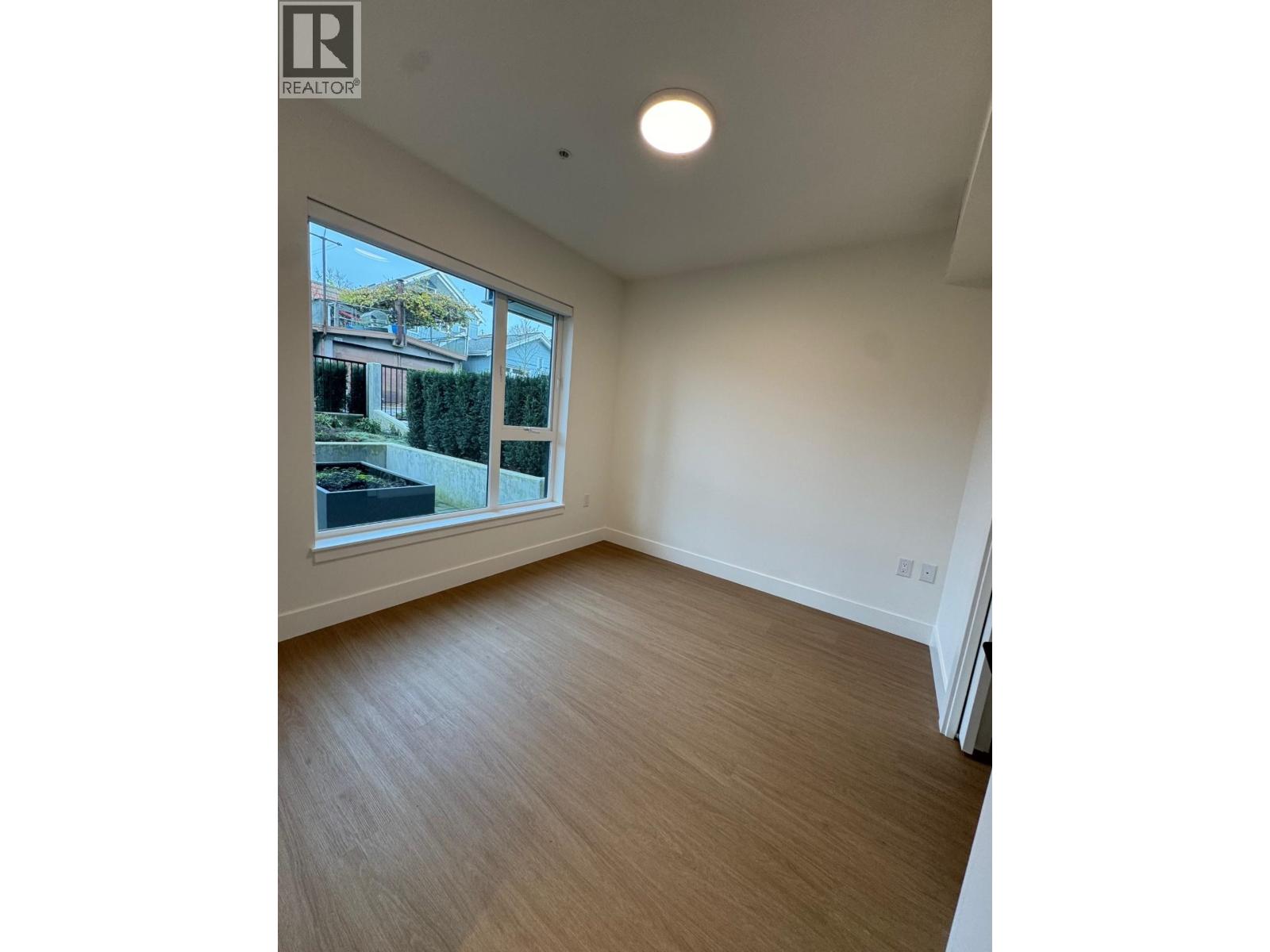 113 2235 E Broadway, Vancouver, British Columbia  V5N 0J5 - Photo 7 - R3080624