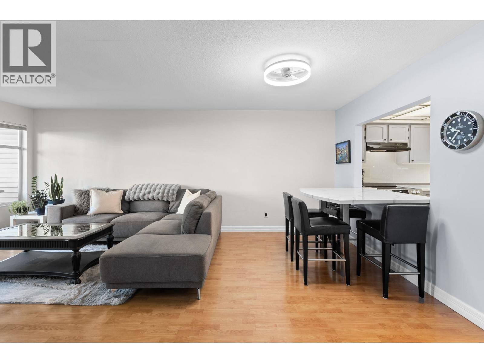 310 5335 Hastings Street, Burnaby, British Columbia  V5B 1P9 - Photo 2 - R3080634