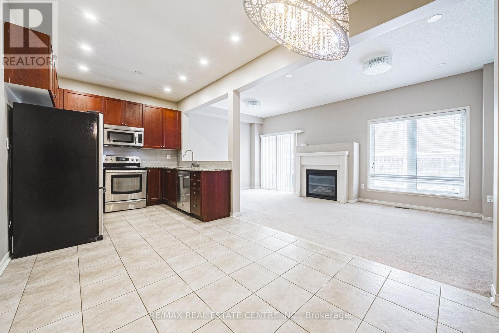 781 Shanks Heights, Milton, Ontario  L9T 7P8 - Photo 6 - W12560994