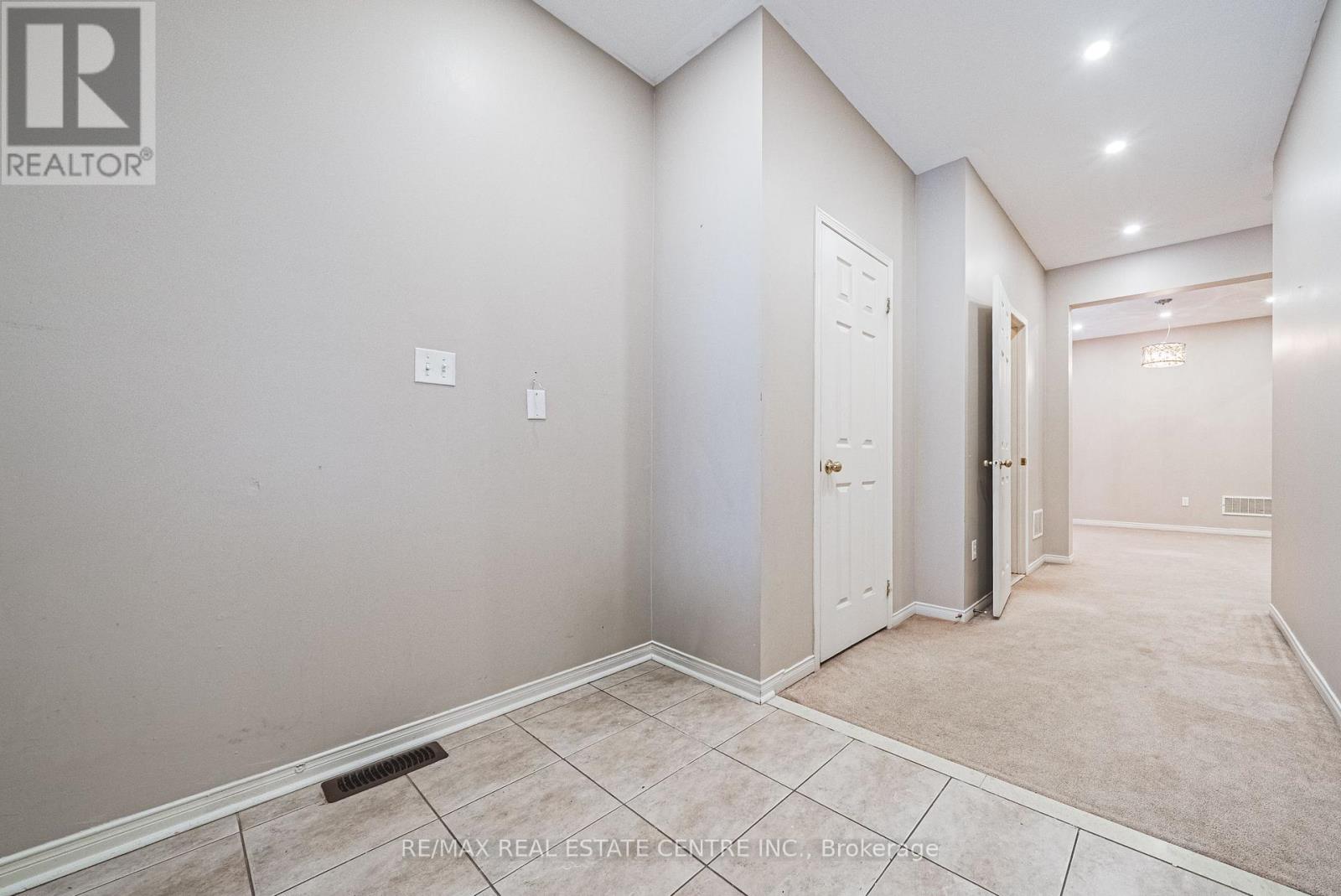 781 Shanks Heights, Milton, Ontario  L9T 7P8 - Photo 20 - W12560994