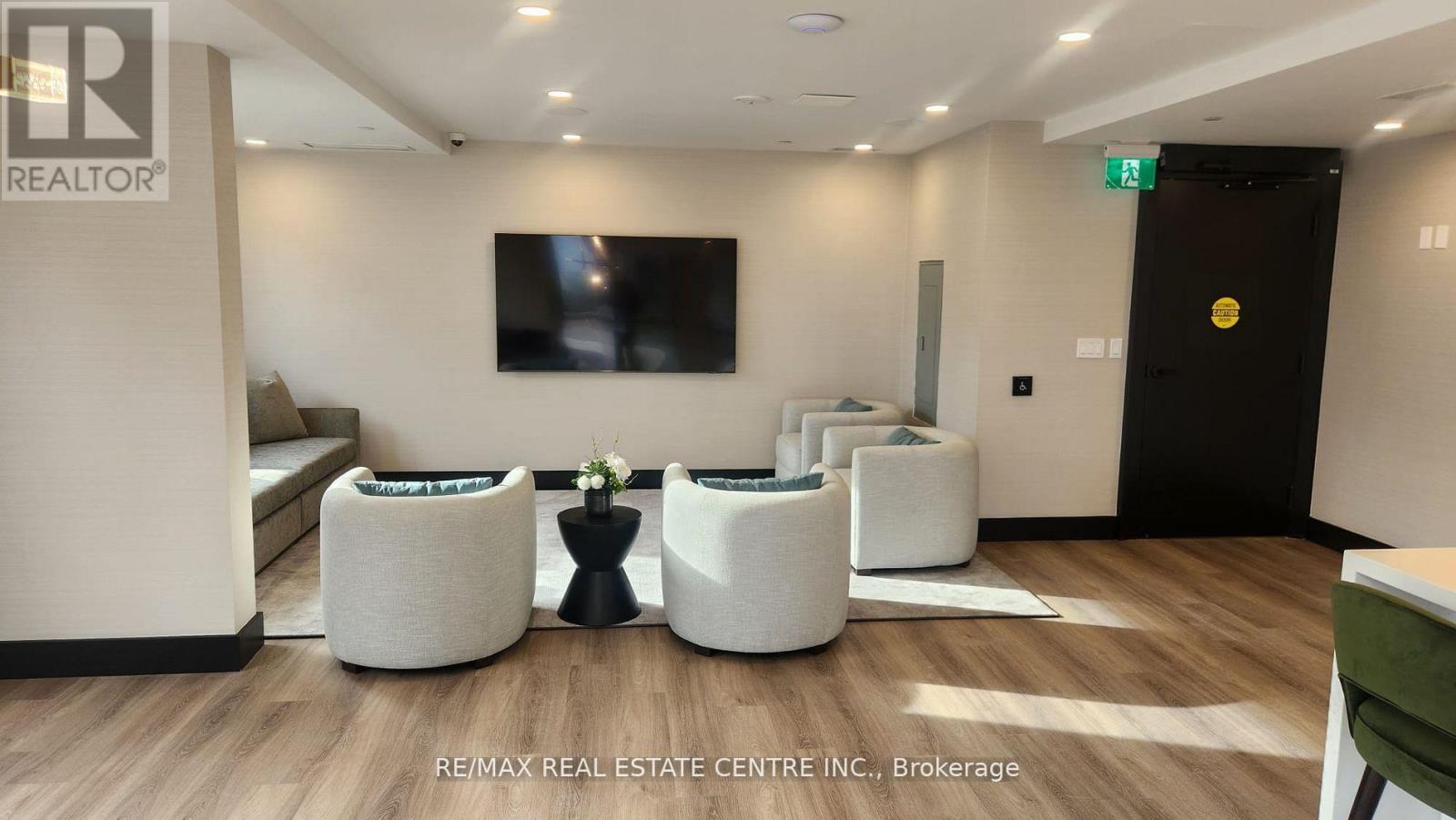 107 - 2343 Khalsa Gate, Oakville, Ontario  L6M 4J2 - Photo 5 - W12678754