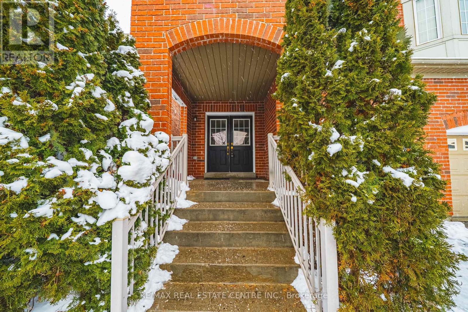 781 Shanks Heights, Milton, Ontario  L9T 7P8 - Photo 3 - W12560994