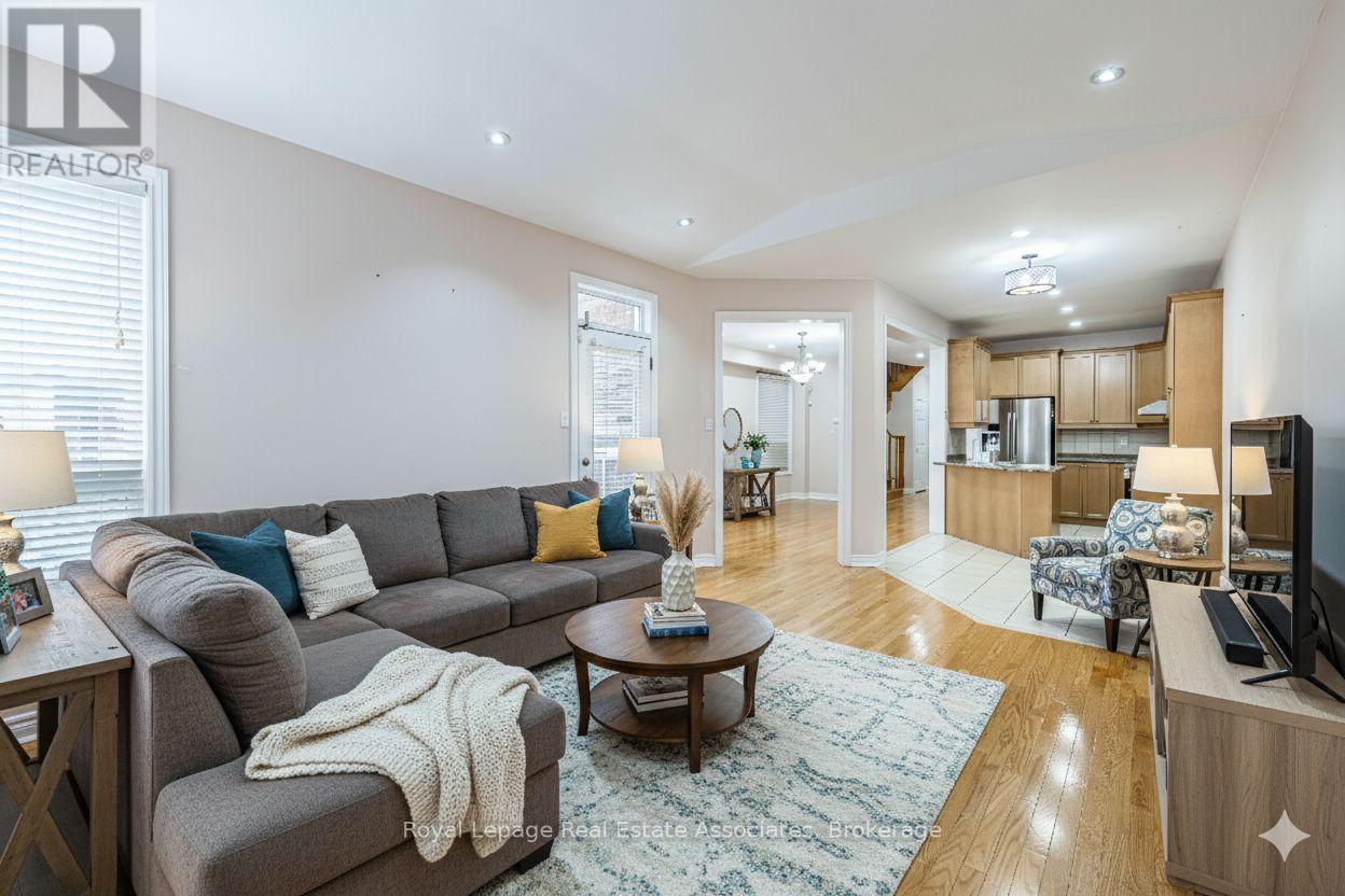 116 Everingham Circle, Brampton, Ontario  L6R 0R9 - Photo 5 - W12687882