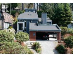 4062 NORWOOD AVENUE, North Vancouver, British Columbia