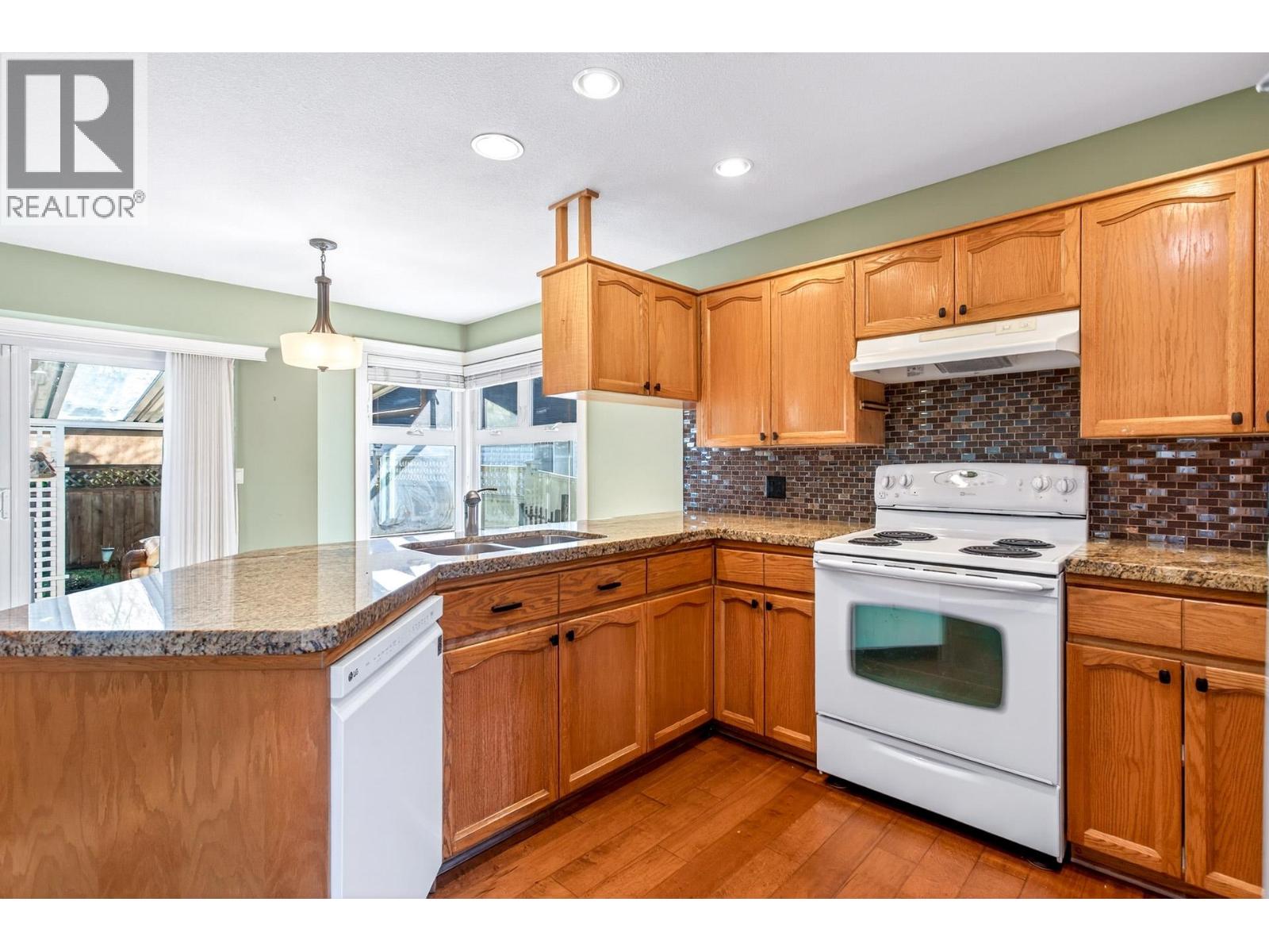 1238 Benneck Way, Port Coquitlam, British Columbia  V3C 5Y9 - Photo 18 - R3080612