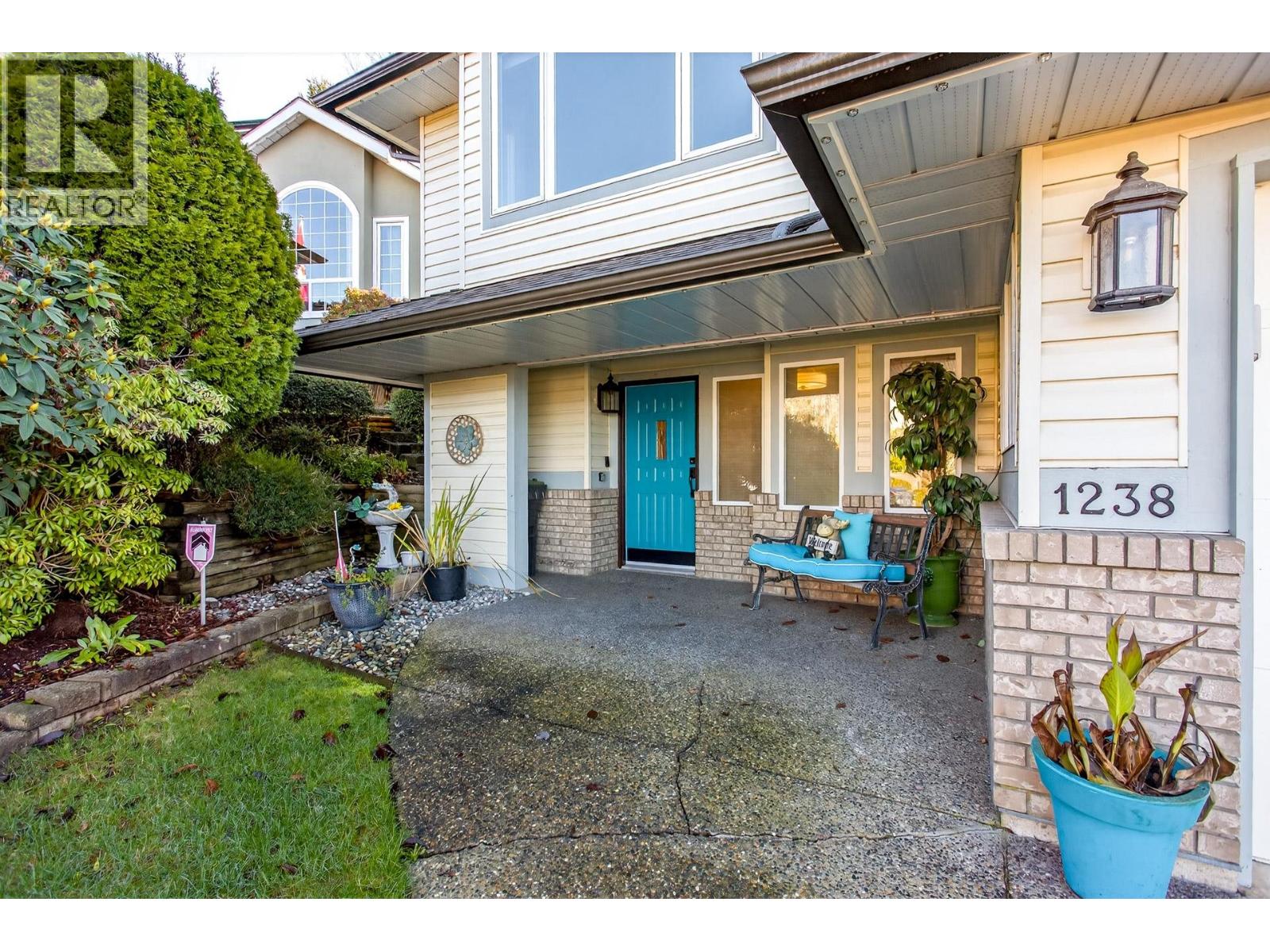 1238 Benneck Way, Port Coquitlam, British Columbia  V3C 5Y9 - Photo 3 - R3080612