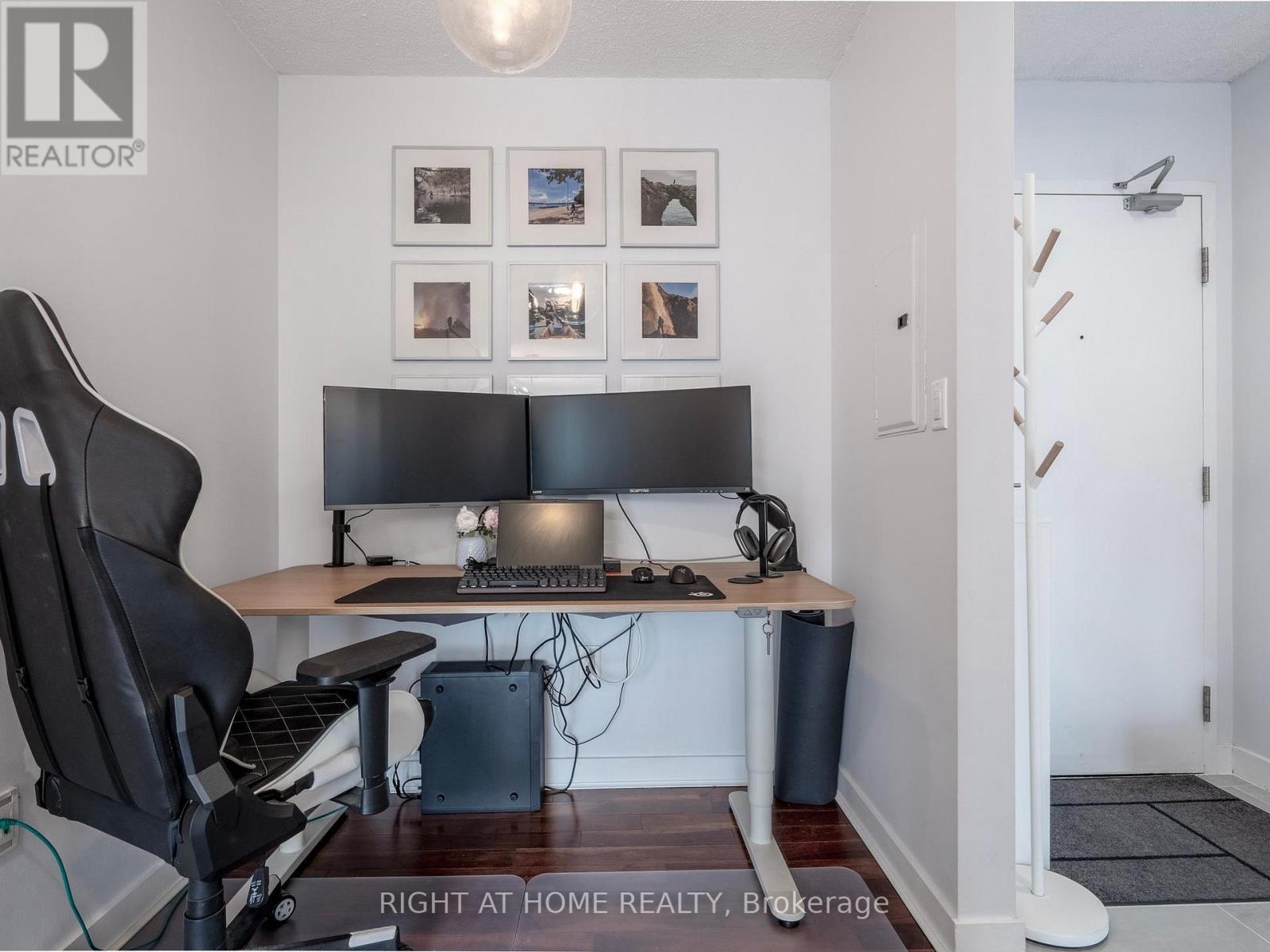 1706 - 11 Brunel Court, Toronto, Ontario  M5V 3Y3 - Photo 25 - C12709796