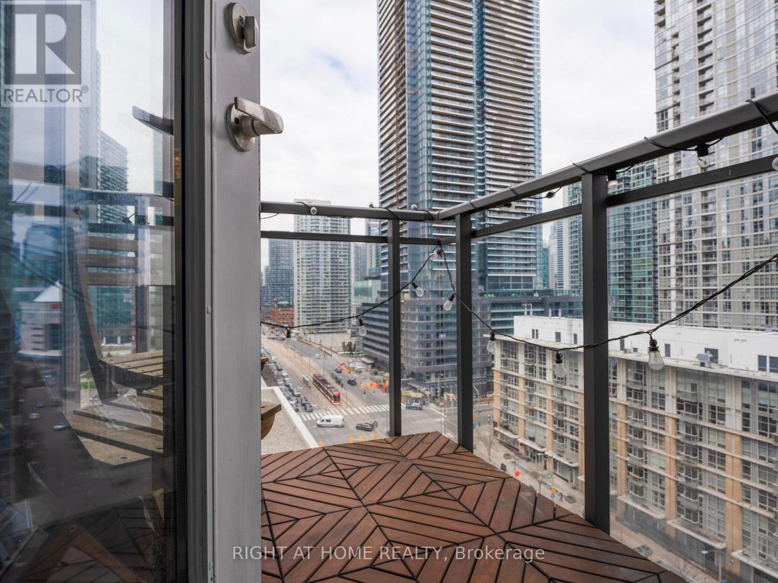 1706 - 11 Brunel Court, Toronto, Ontario  M5V 3Y3 - Photo 26 - C12709796