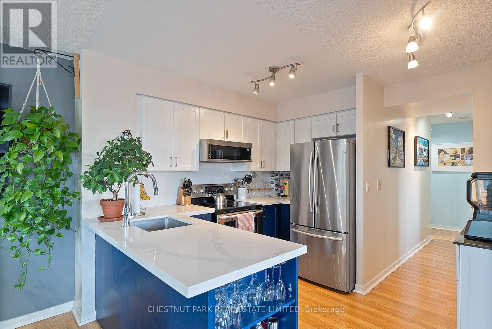 1404 - 76 Shuter Street, Toronto, Ontario  M5B 1B4 - Photo 10 - C12709870