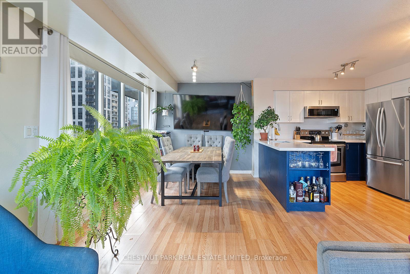 1404 - 76 Shuter Street, Toronto, Ontario  M5B 1B4 - Photo 14 - C12709870