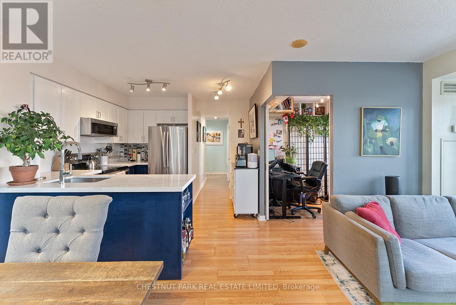 1404 - 76 Shuter Street, Toronto, Ontario  M5B 1B4 - Photo 15 - C12709870