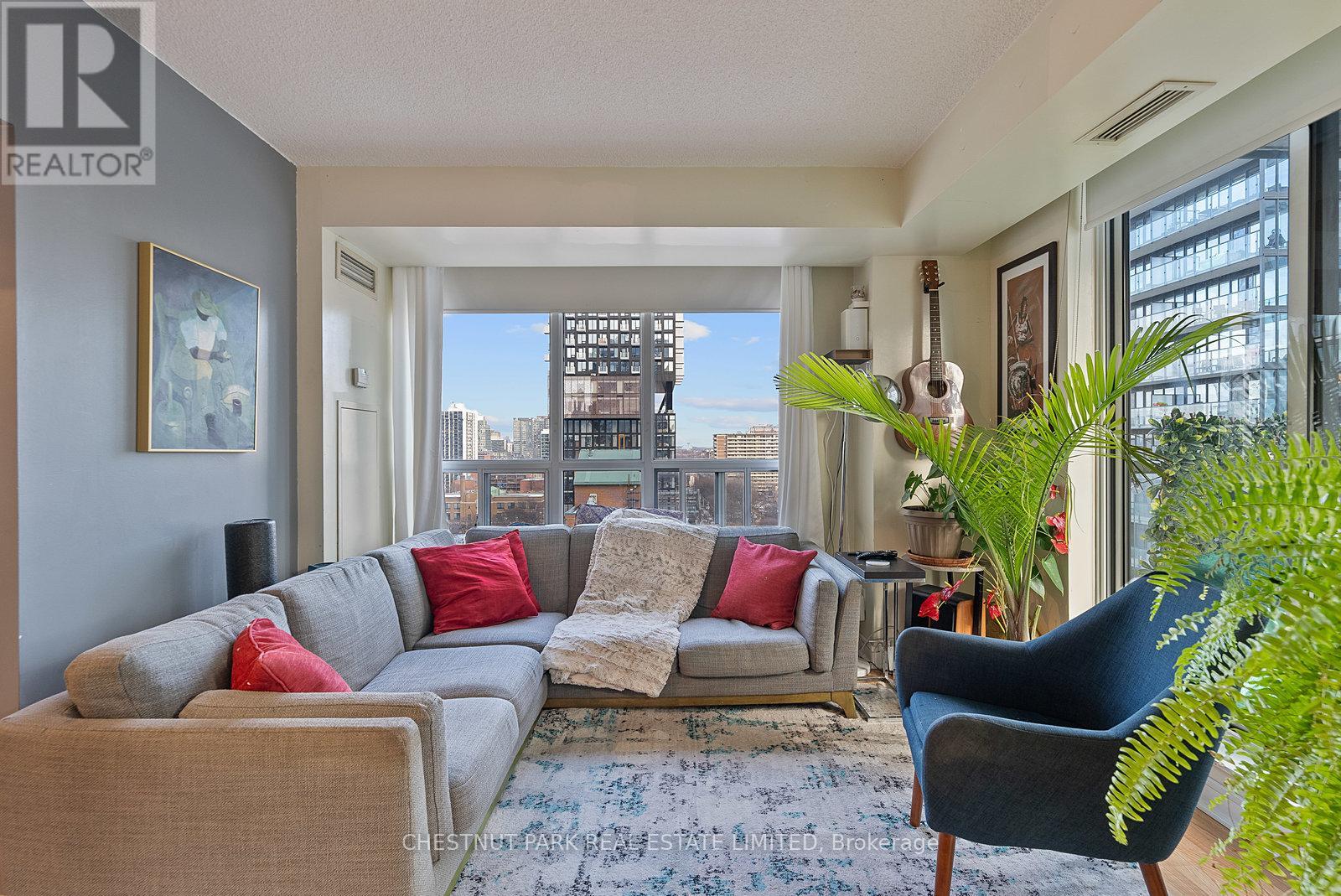 1404 - 76 Shuter Street, Toronto, Ontario  M5B 1B4 - Photo 17 - C12709870