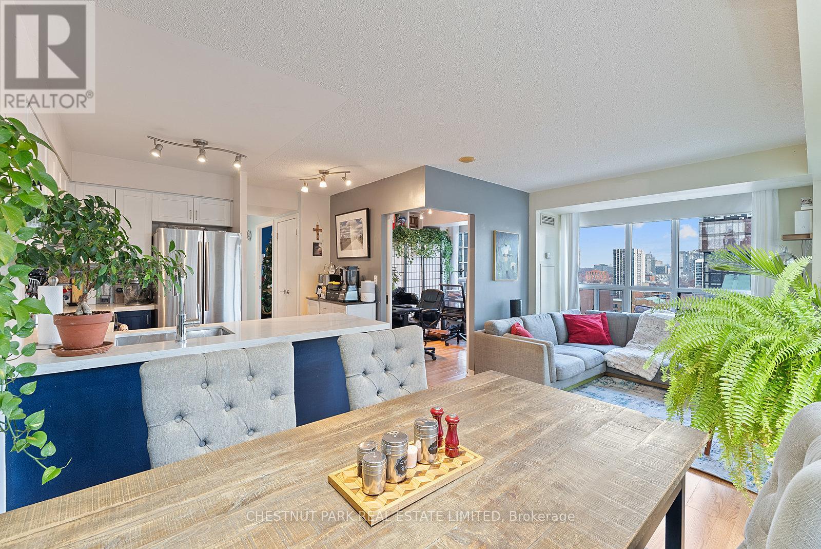 1404 - 76 Shuter Street, Toronto, Ontario  M5B 1B4 - Photo 19 - C12709870