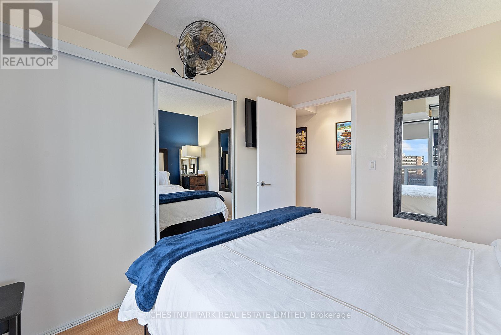 1404 - 76 Shuter Street, Toronto, Ontario  M5B 1B4 - Photo 25 - C12709870