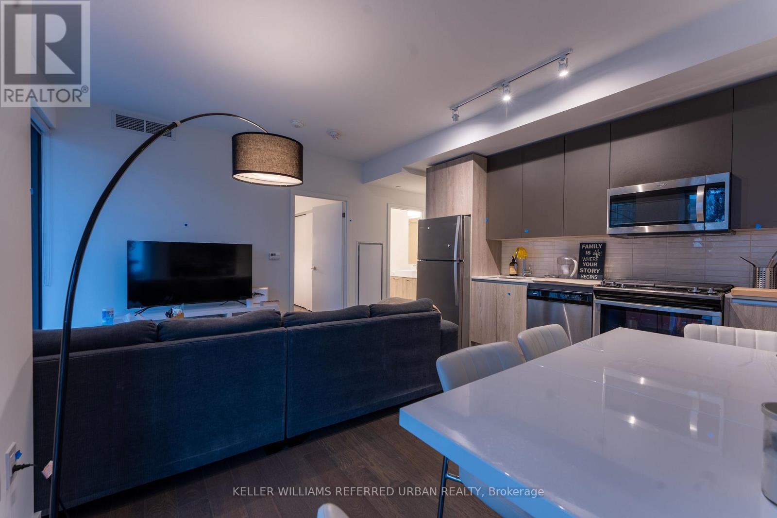 1705 - 2a Church Street, Toronto, Ontario  M5E 0E1 - Photo 2 - C12709884