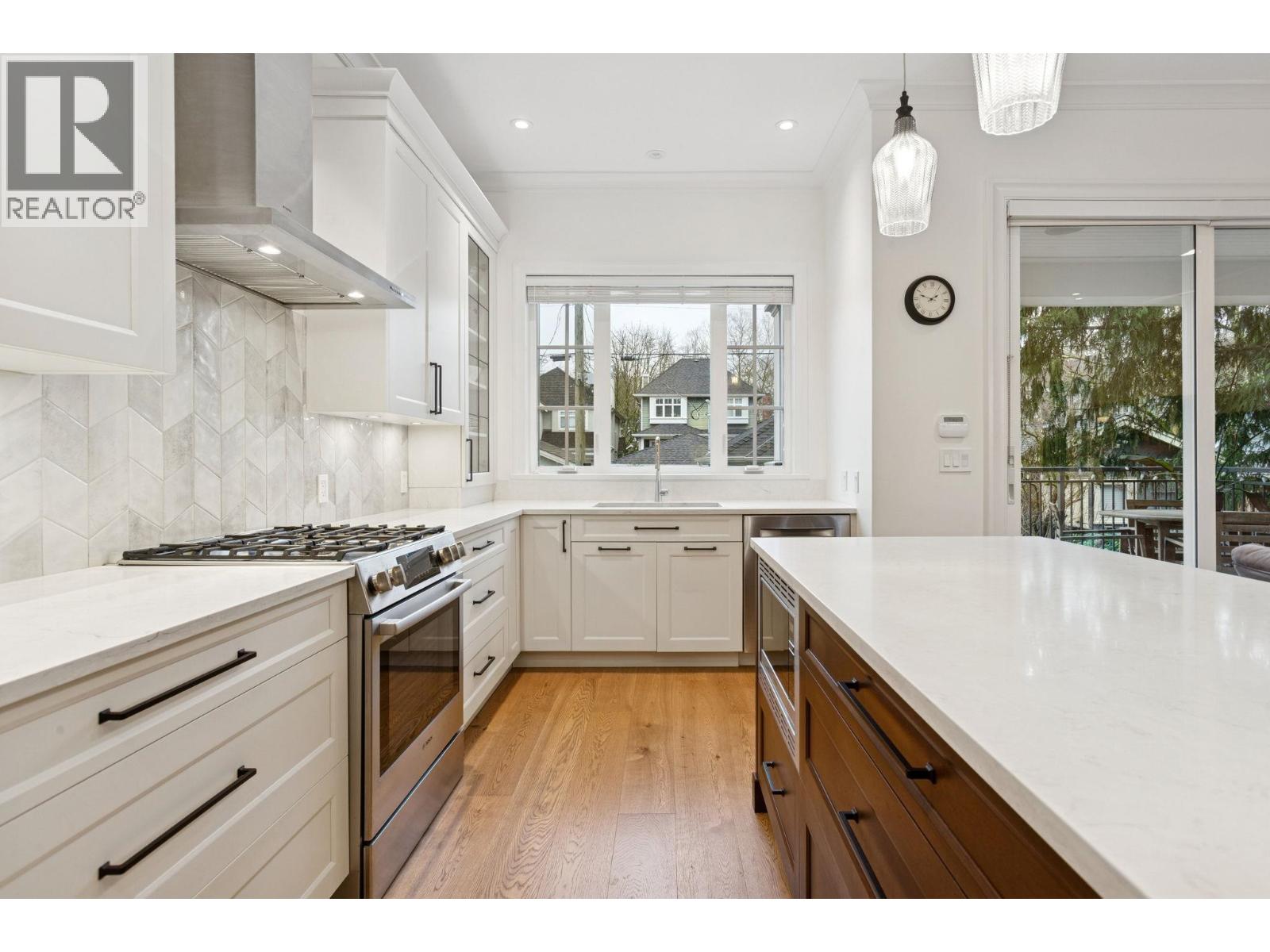 2975 W 15th Avenue, Vancouver, British Columbia  V6K 3A2 - Photo 8 - R3080576