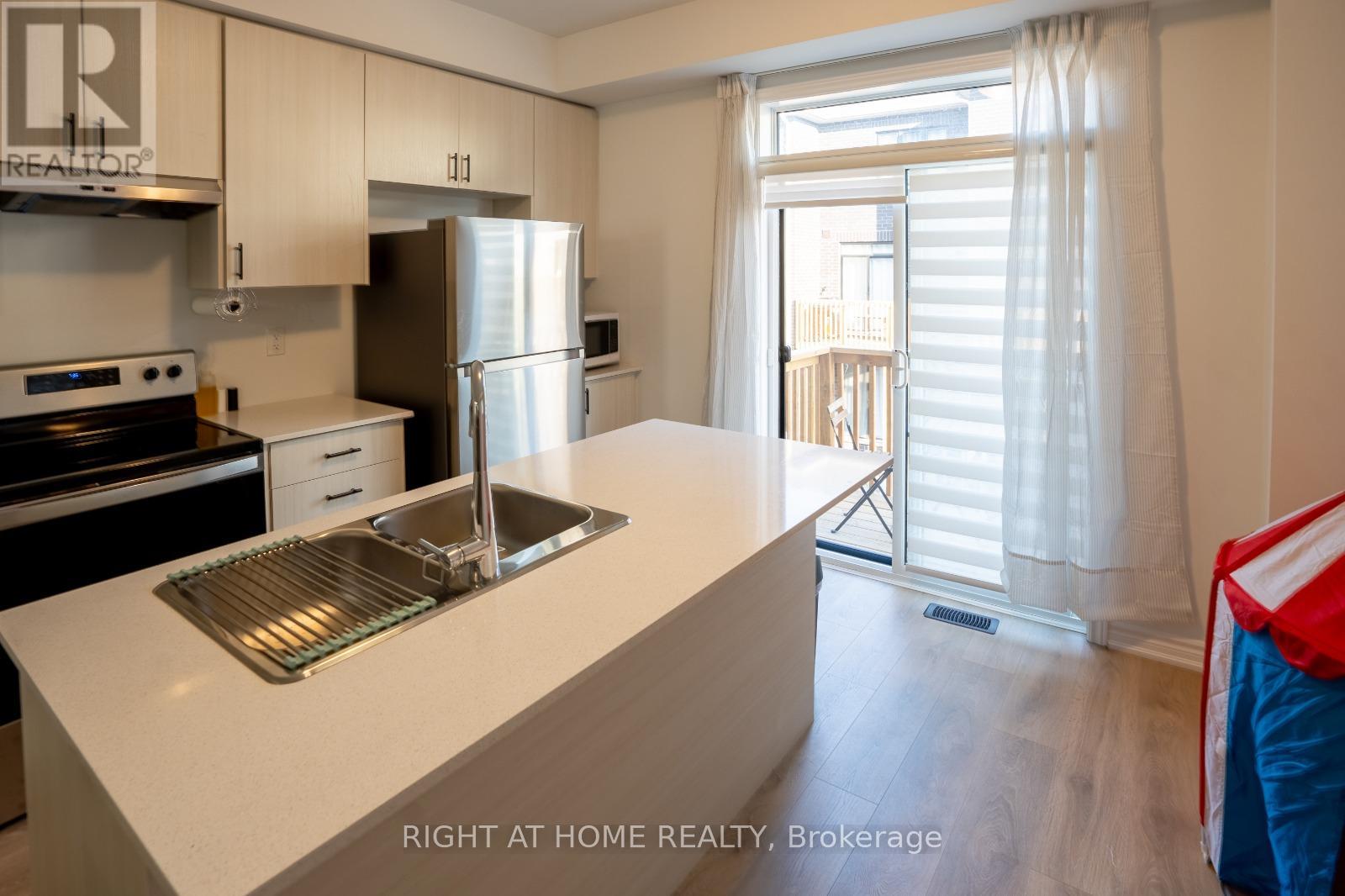 777 Eddystone Path, Oshawa, Ontario  L1H 0A7 - Photo 11 - E12709820