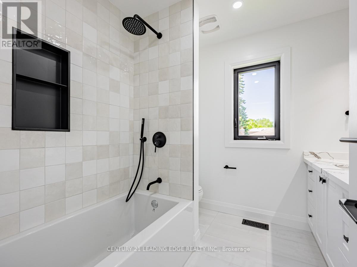 48b Maybourne Avenue, Toronto, Ontario  M1L 2V9 - Photo 25 - E12709874