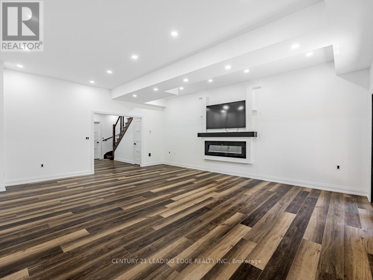 48b Maybourne Avenue, Toronto, Ontario  M1L 2V9 - Photo 7 - E12709874