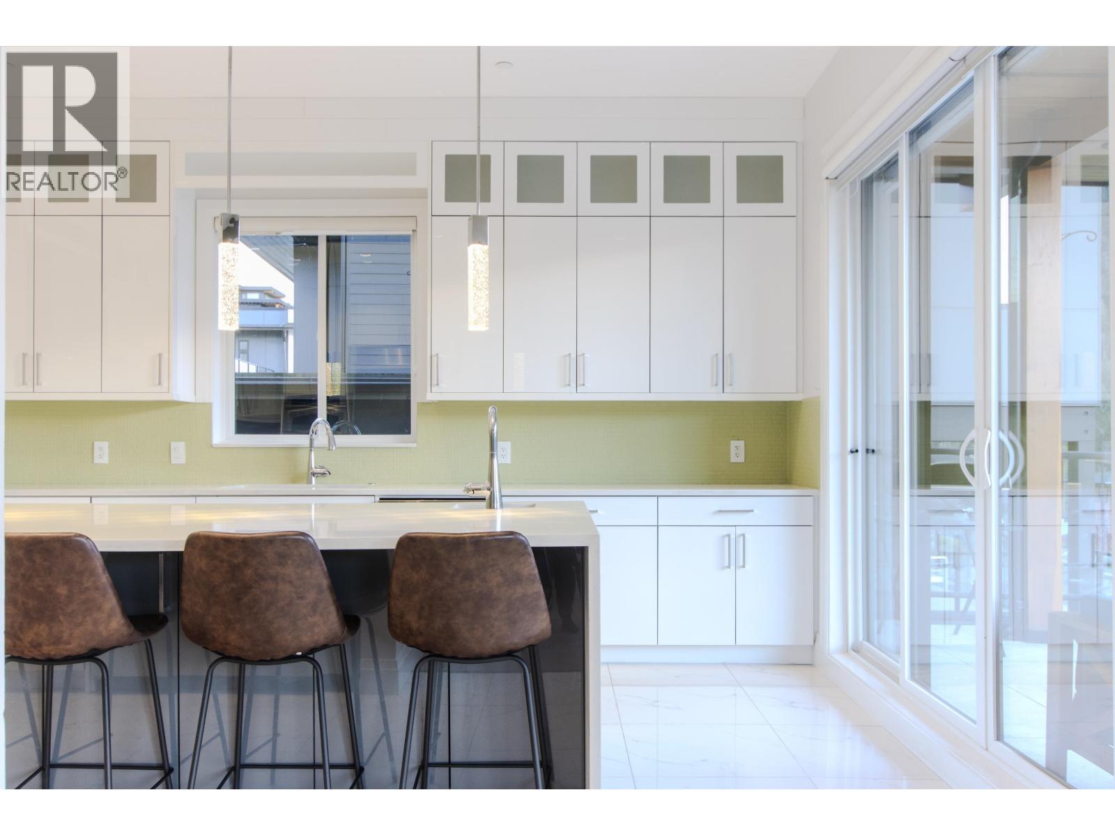 2237 Windsail Place, Squamish, British Columbia  V8B 0T6 - Photo 7 - R3080598