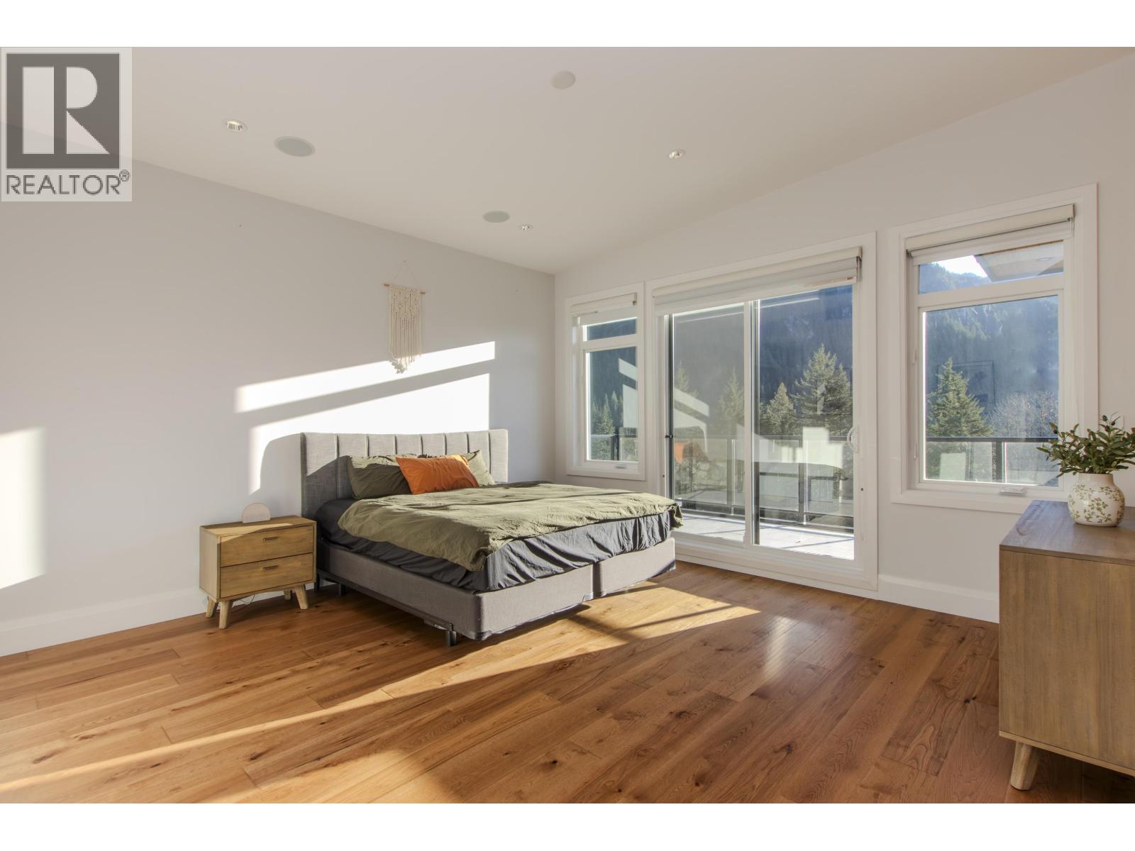 2237 Windsail Place, Squamish, British Columbia  V8B 0T6 - Photo 11 - R3080598