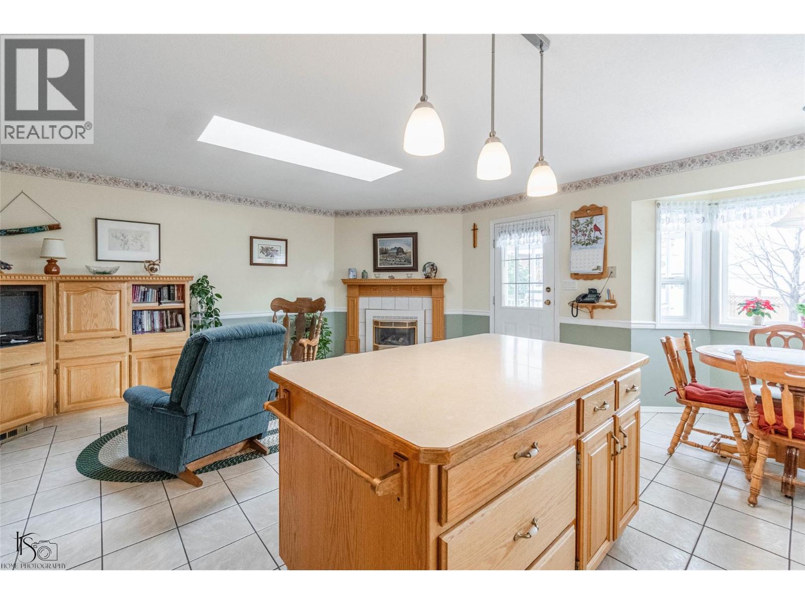 5897 Fairview Place, Oliver, British Columbia  V0H 1T1 - Photo 5 - 10371536