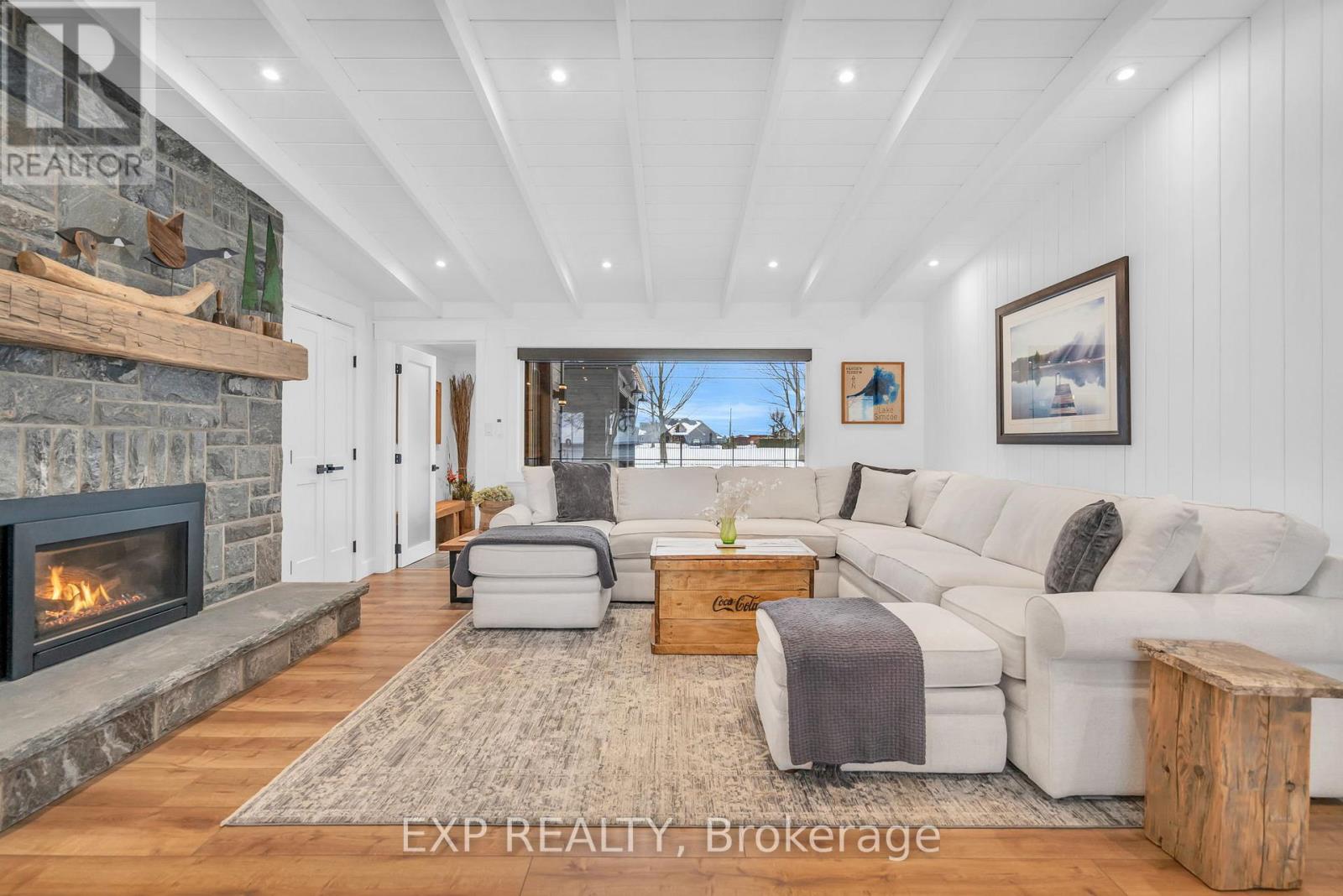 621 Duclos Point Road, Georgina, Ontario  L0E 1N0 - Photo 12 - N12709774