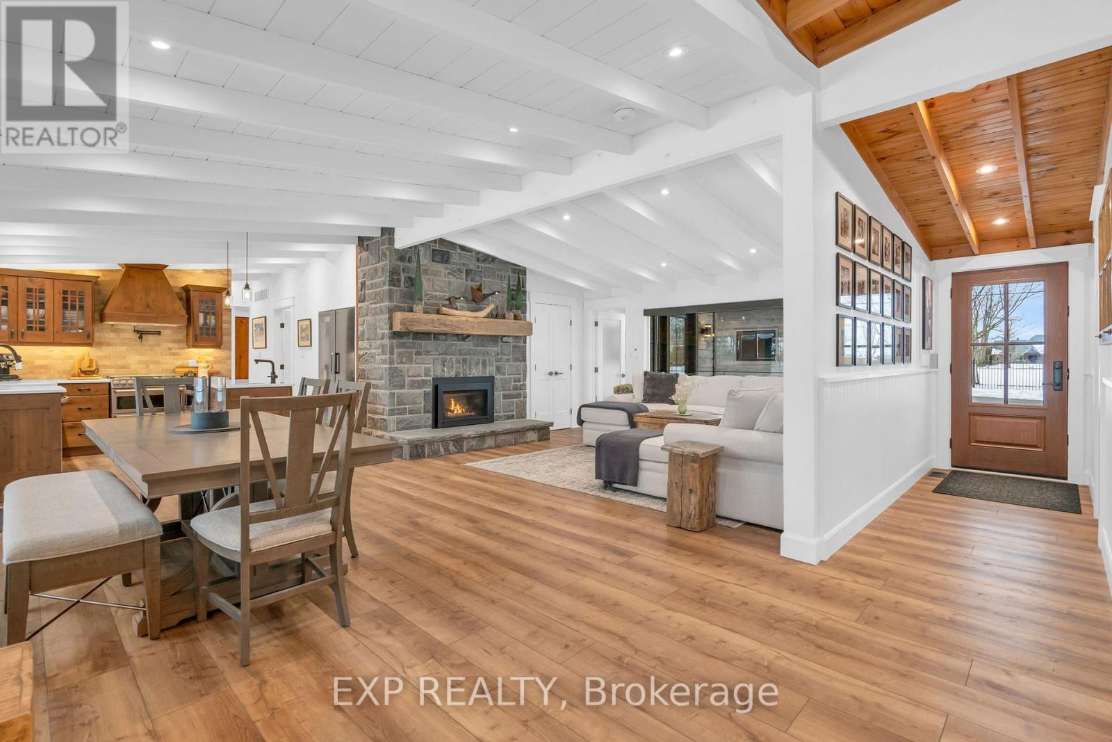 621 Duclos Point Road, Georgina, Ontario  L0E 1N0 - Photo 8 - N12709774