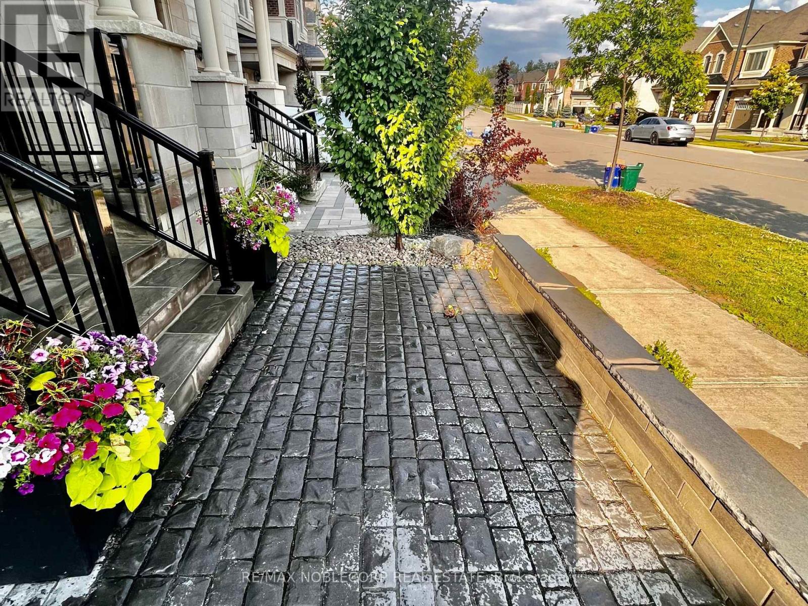 80 Pierre Berton Boulevard, Vaughan, Ontario  L4H 4V3 - Photo 3 - N12709780