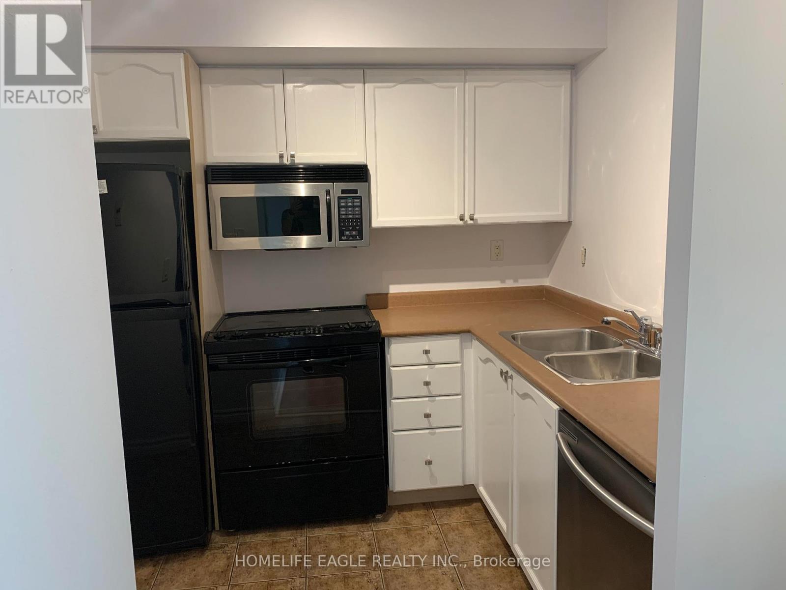 704 - 745 New Westminster Drive, Vaughan, Ontario  L4J 8J9 - Photo 8 - N12709862