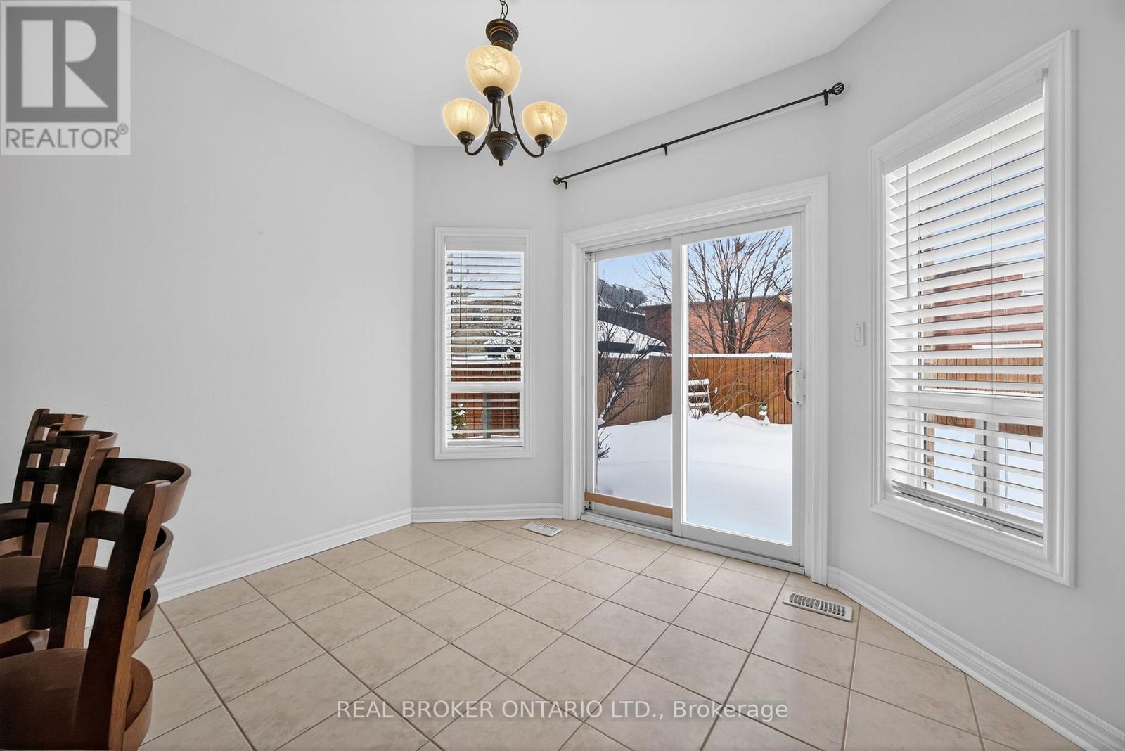 144 Sovereign's Gate, Barrie, Ontario  L4M 0A3 - Photo 15 - S12709830