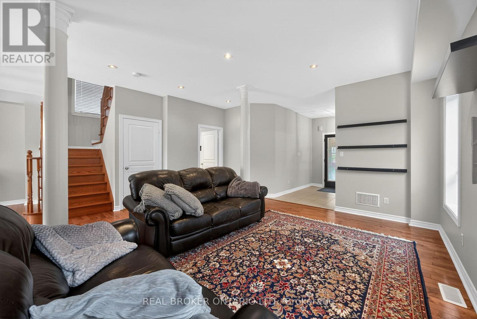 144 Sovereign's Gate, Barrie, Ontario  L4M 0A3 - Photo 7 - S12709830