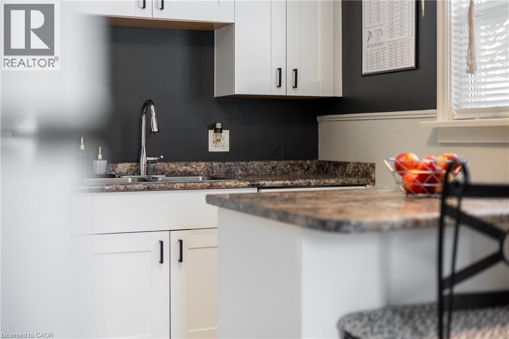 50 Columbia Street W, Waterloo, Ontario  N2L 3K5 - Photo 19 - 40799511