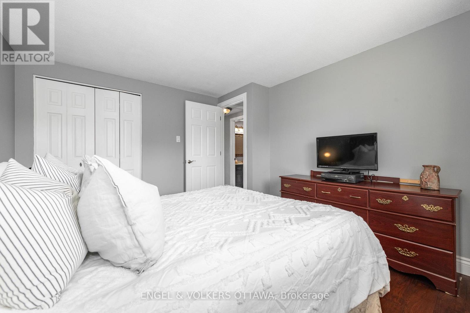 20 Falk Avenue, Ottawa, Ontario  K2J 1L1 - Photo 29 - X12431478