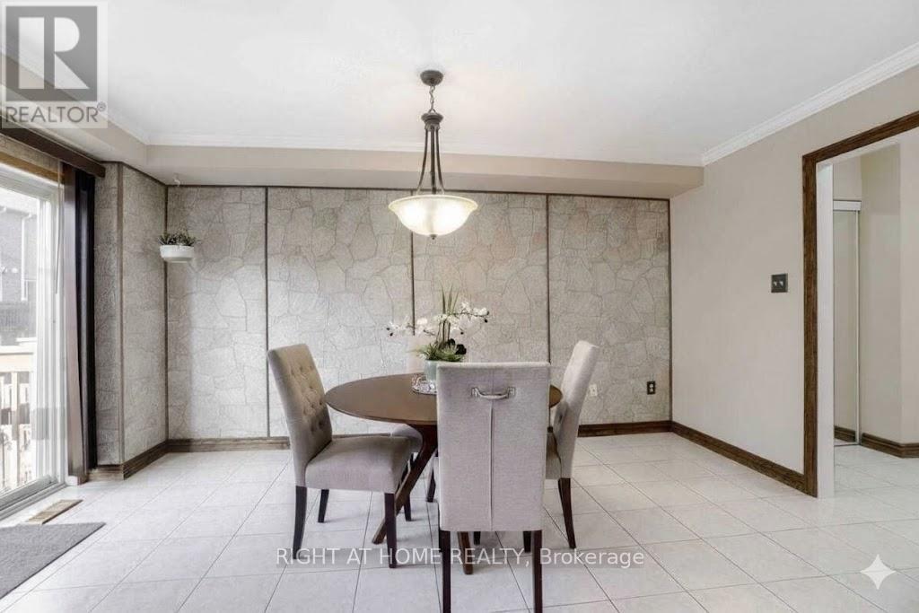 741 Maxman Street, Mississauga, Ontario  L5R 0B3 - Photo 10 - W12709766