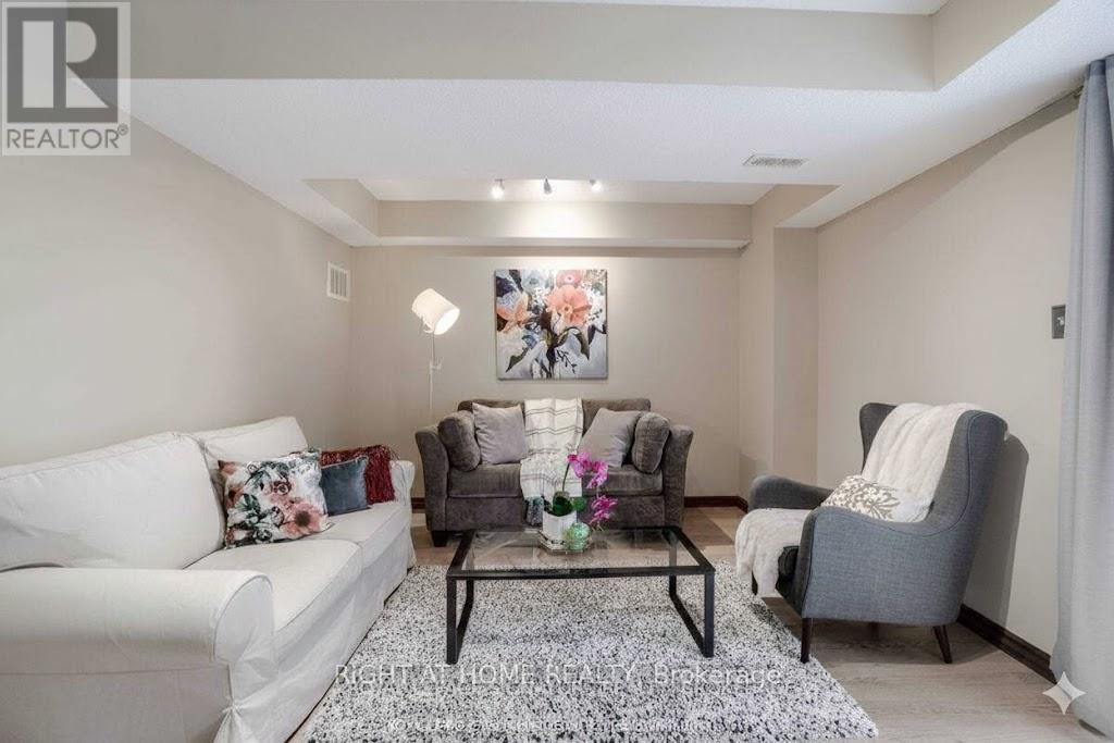 741 Maxman Street, Mississauga, Ontario  L5R 0B3 - Photo 23 - W12709766