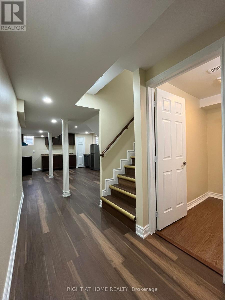 63 Forbes Terrace, Milton, Ontario  L9T 3X8 - Photo 3 - W12709778