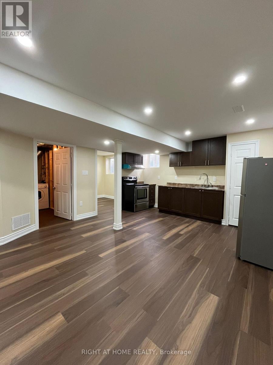 63 Forbes Terrace, Milton, Ontario  L9T 3X8 - Photo 4 - W12709778