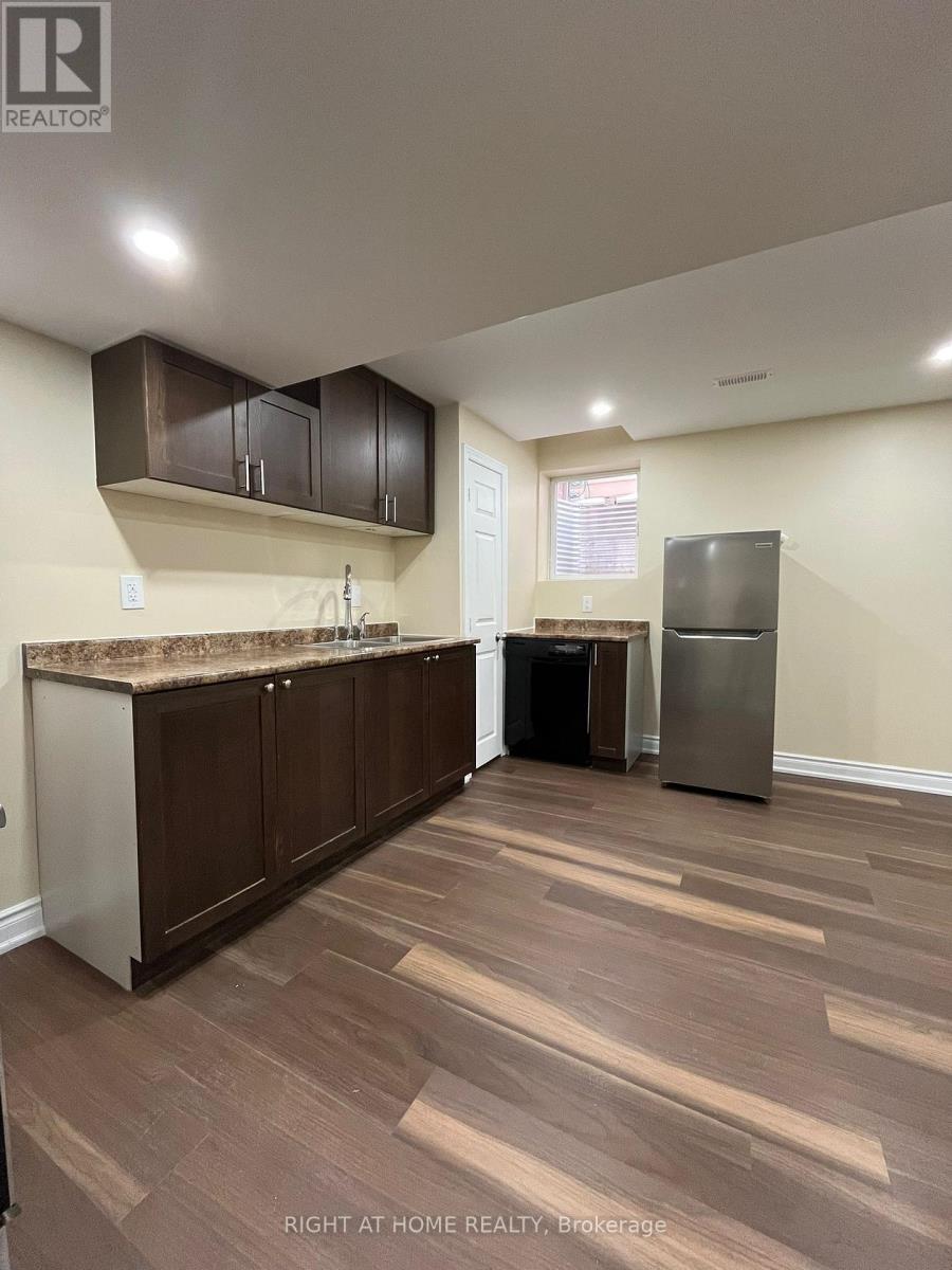 63 Forbes Terrace, Milton, Ontario  L9T 3X8 - Photo 5 - W12709778