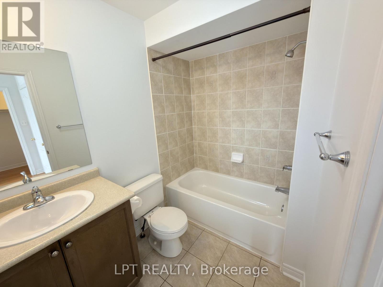 38 Silent Pond Crescent, Brampton, Ontario  L6V 4R6 - Photo 11 - W12709782